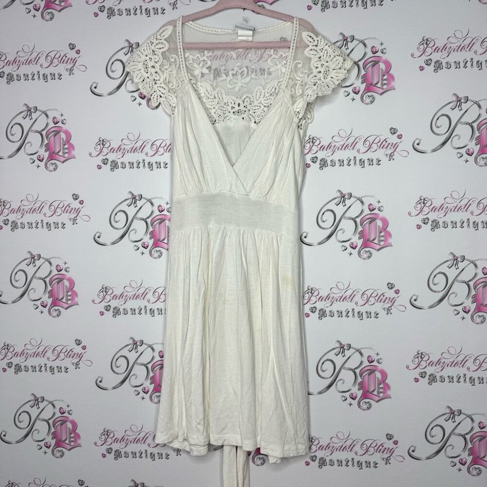 Suzy shier top lace white cream ribbon 🎀 tie up belt sexy cute boho angel